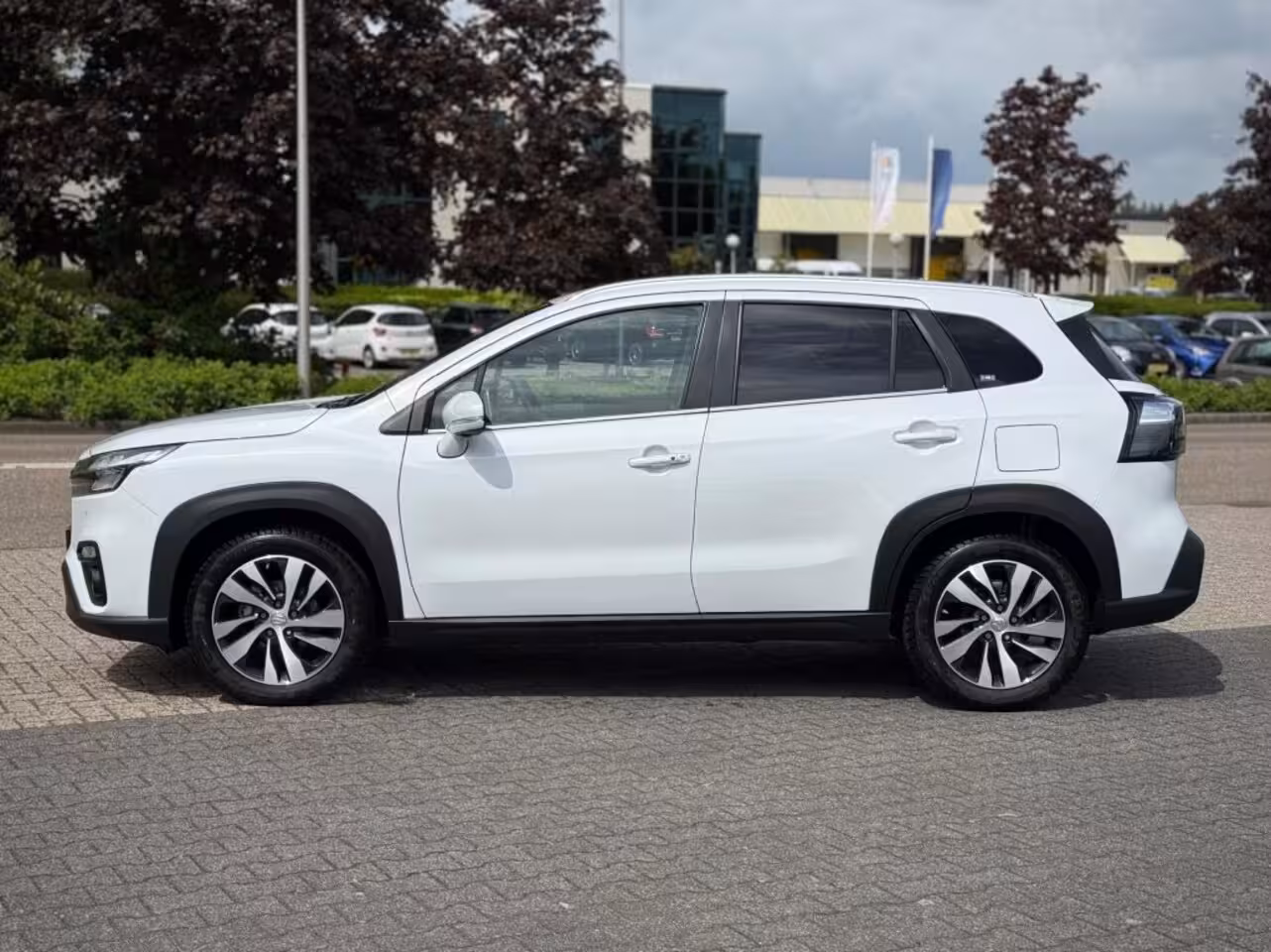 Suzuki S-Cross 1.5 HYBRID STYLE A/T PANO CARPLAY 360 CAMERA ADD. CRUISE