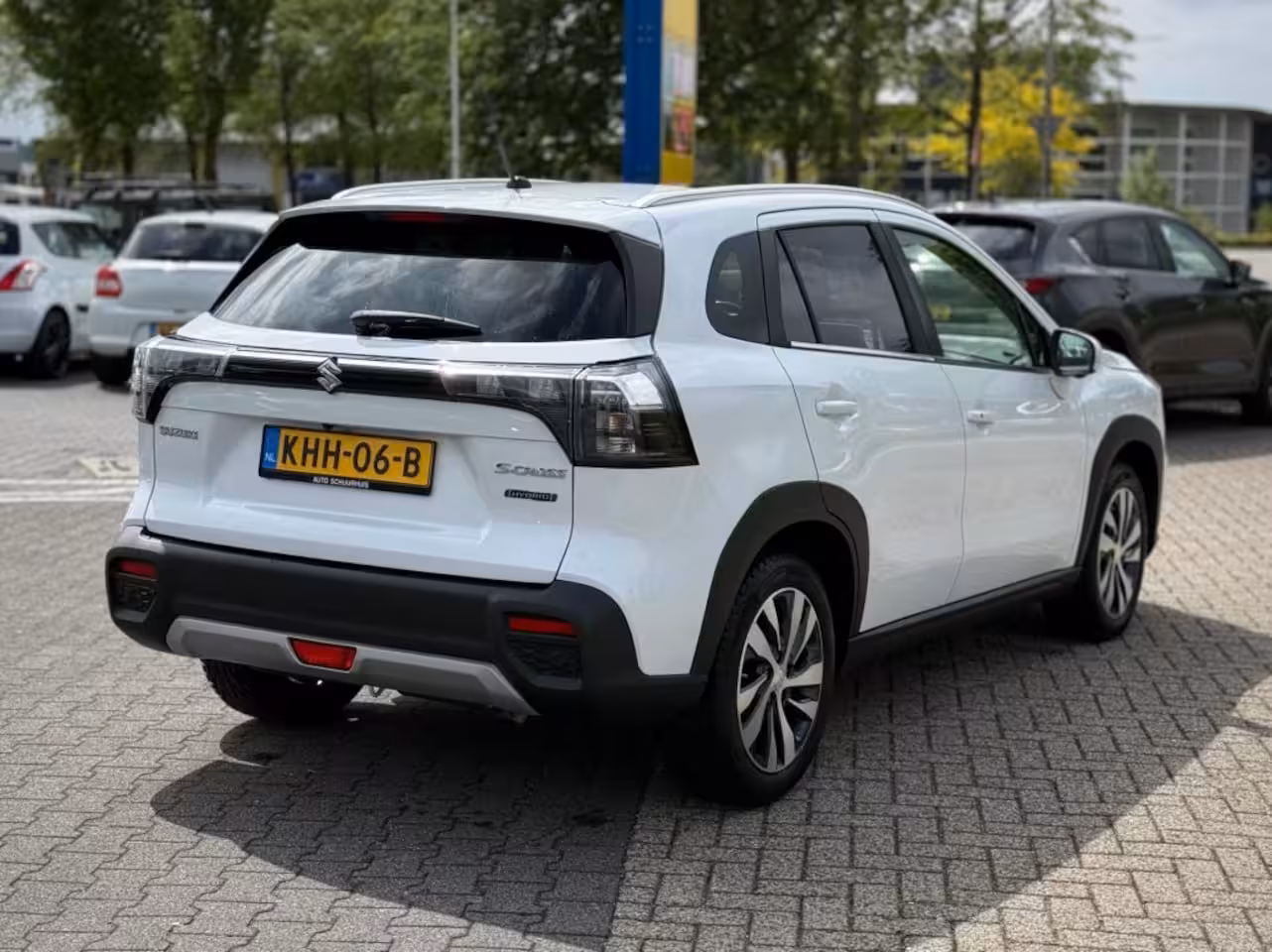 Suzuki S-Cross 1.5 HYBRID STYLE A/T PANO CARPLAY 360 CAMERA ADD. CRUISE