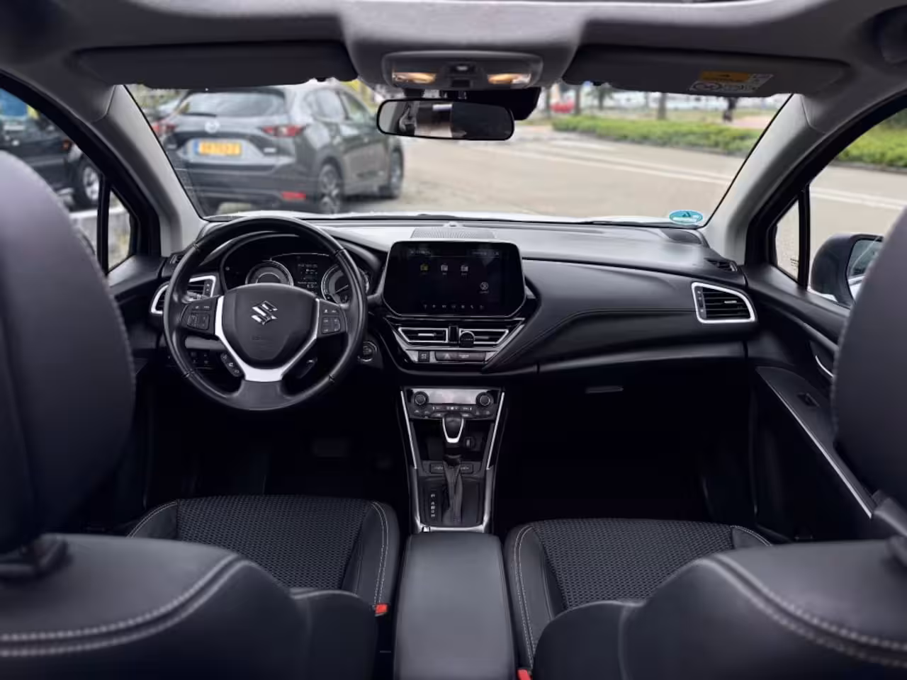 Suzuki S-Cross 1.5 HYBRID STYLE A/T PANO CARPLAY 360 CAMERA ADD. CRUISE