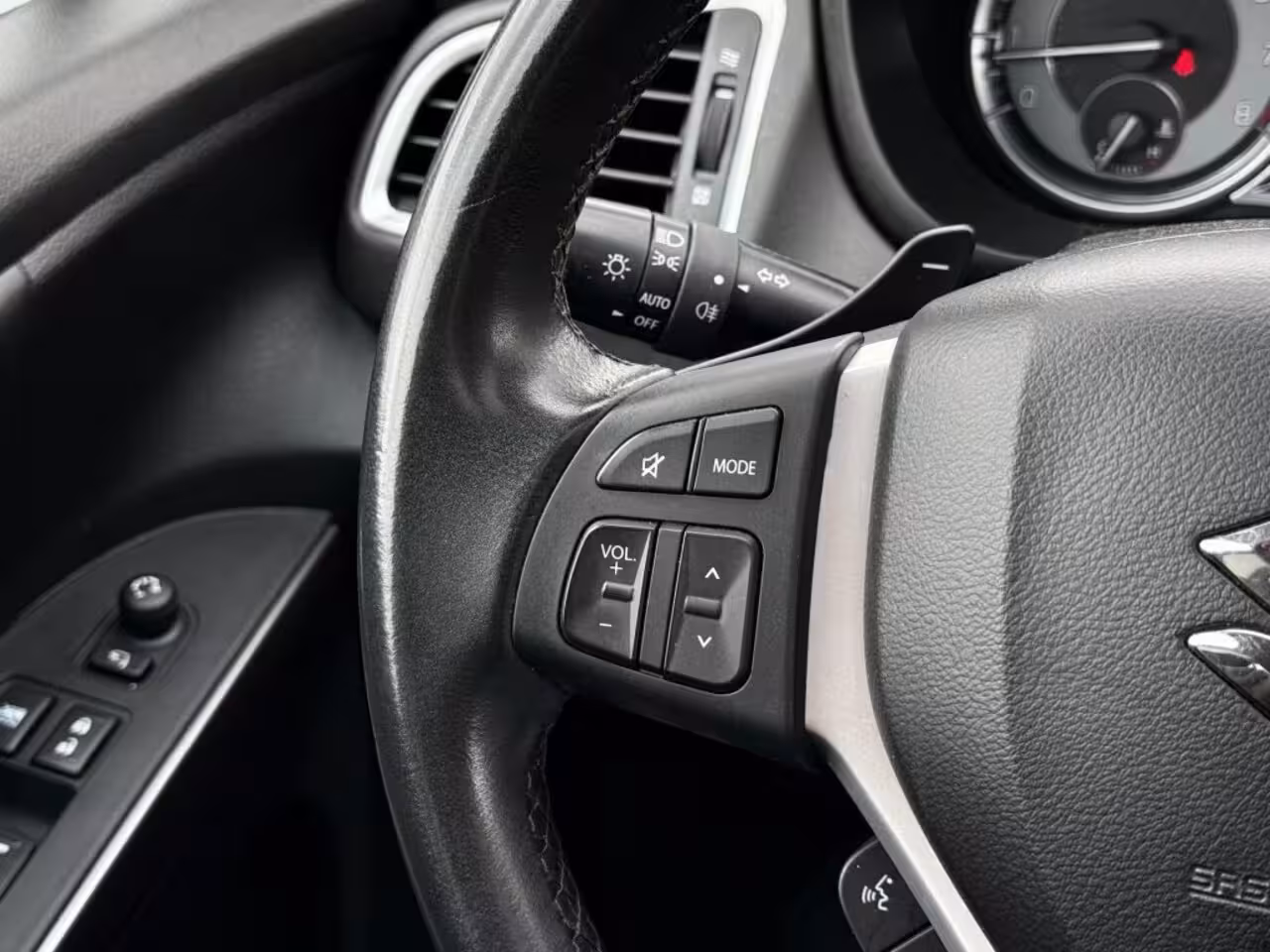Suzuki S-Cross 1.5 HYBRID STYLE A/T PANO CARPLAY 360 CAMERA ADD. CRUISE