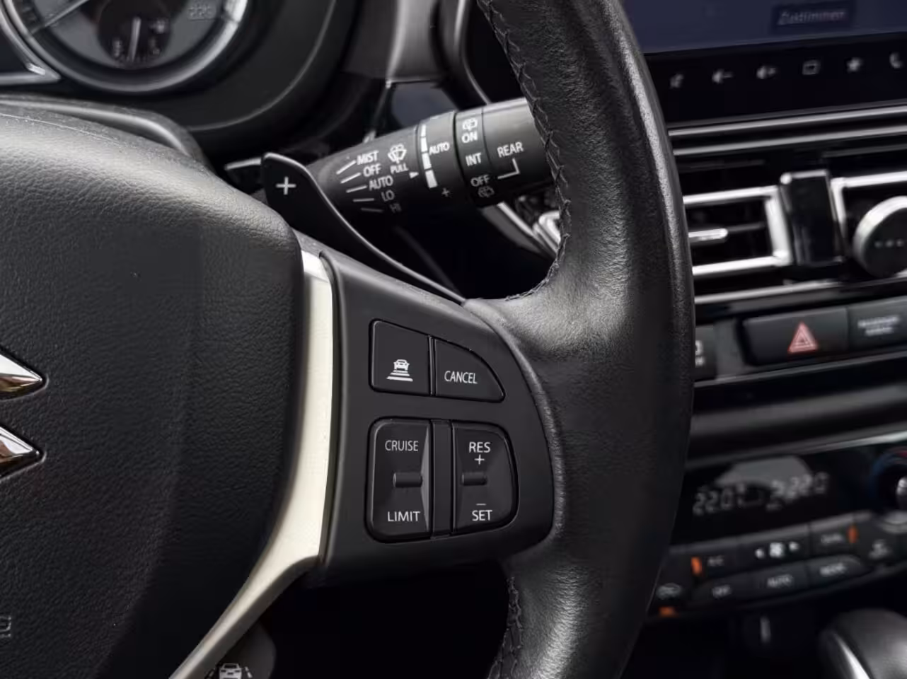 Suzuki S-Cross 1.5 HYBRID STYLE A/T PANO CARPLAY 360 CAMERA ADD. CRUISE
