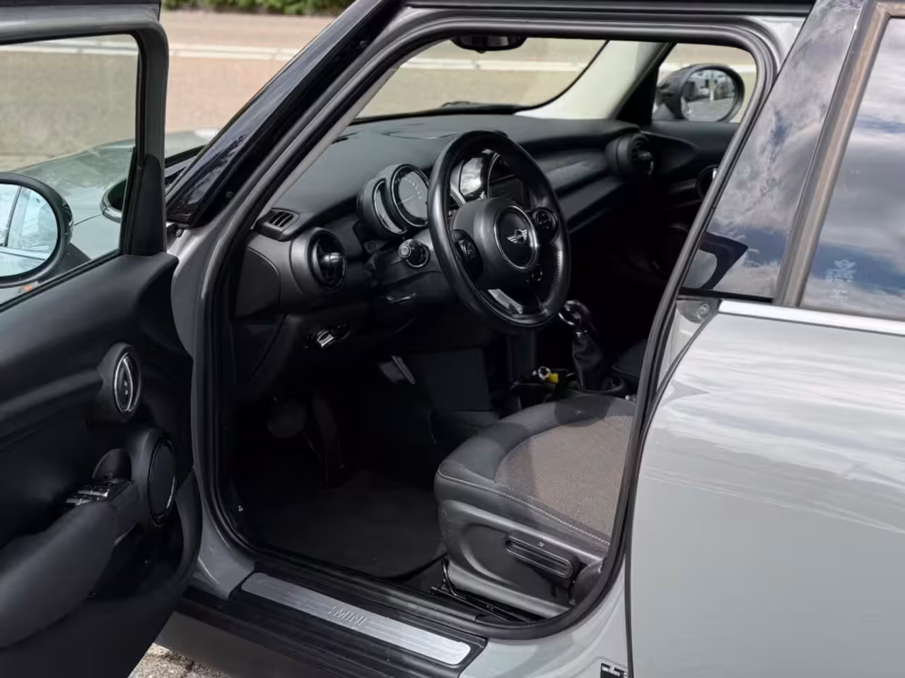 Mini Cooper 1.5 136PK AUTOMAAT NAVI CRUISE