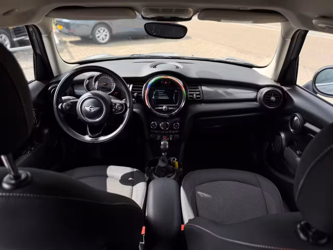 Mini Cooper 1.5 136PK AUTOMAAT NAVI CRUISE
