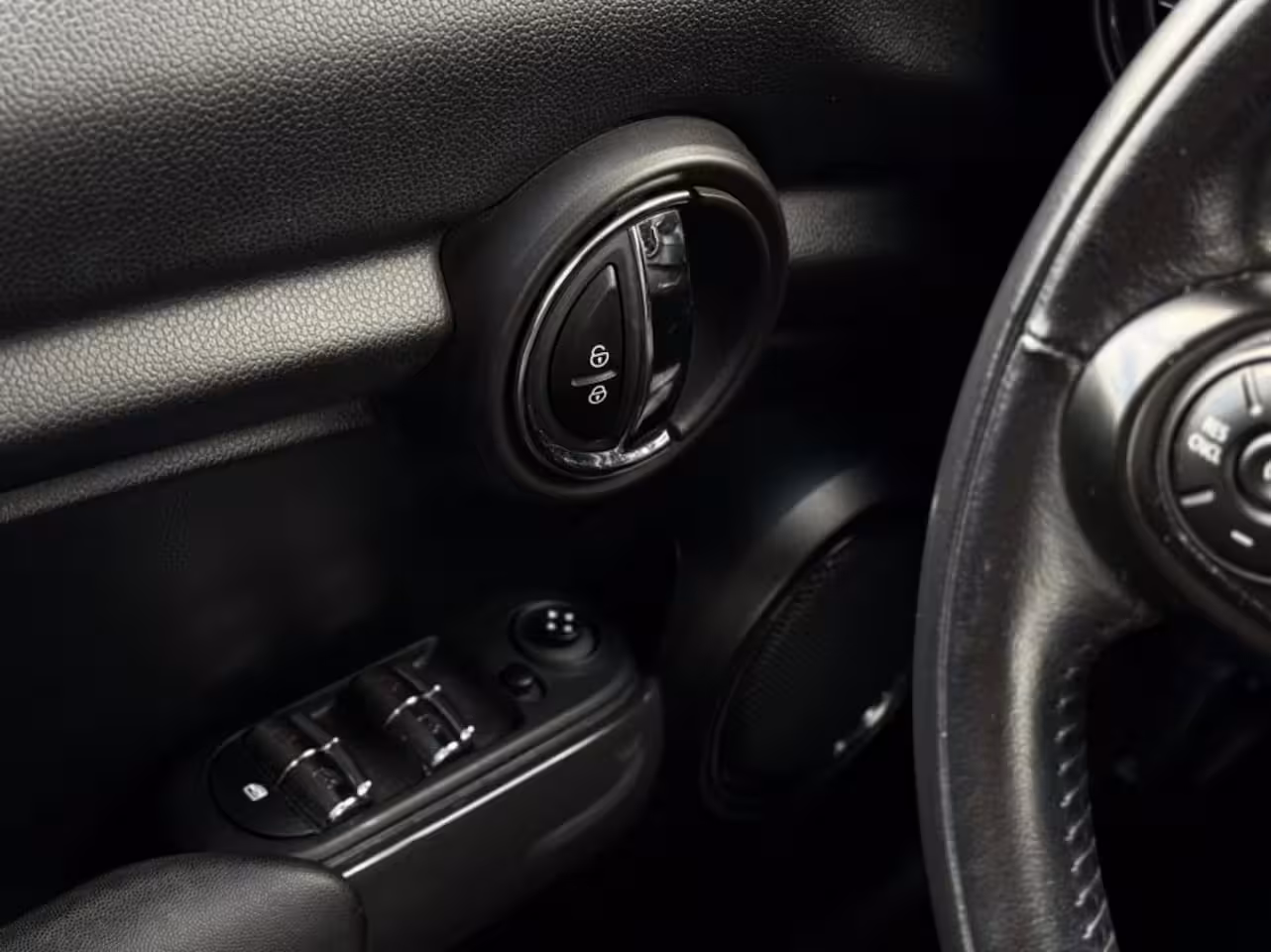 Mini Cooper 1.5 136PK AUTOMAAT NAVI CRUISE