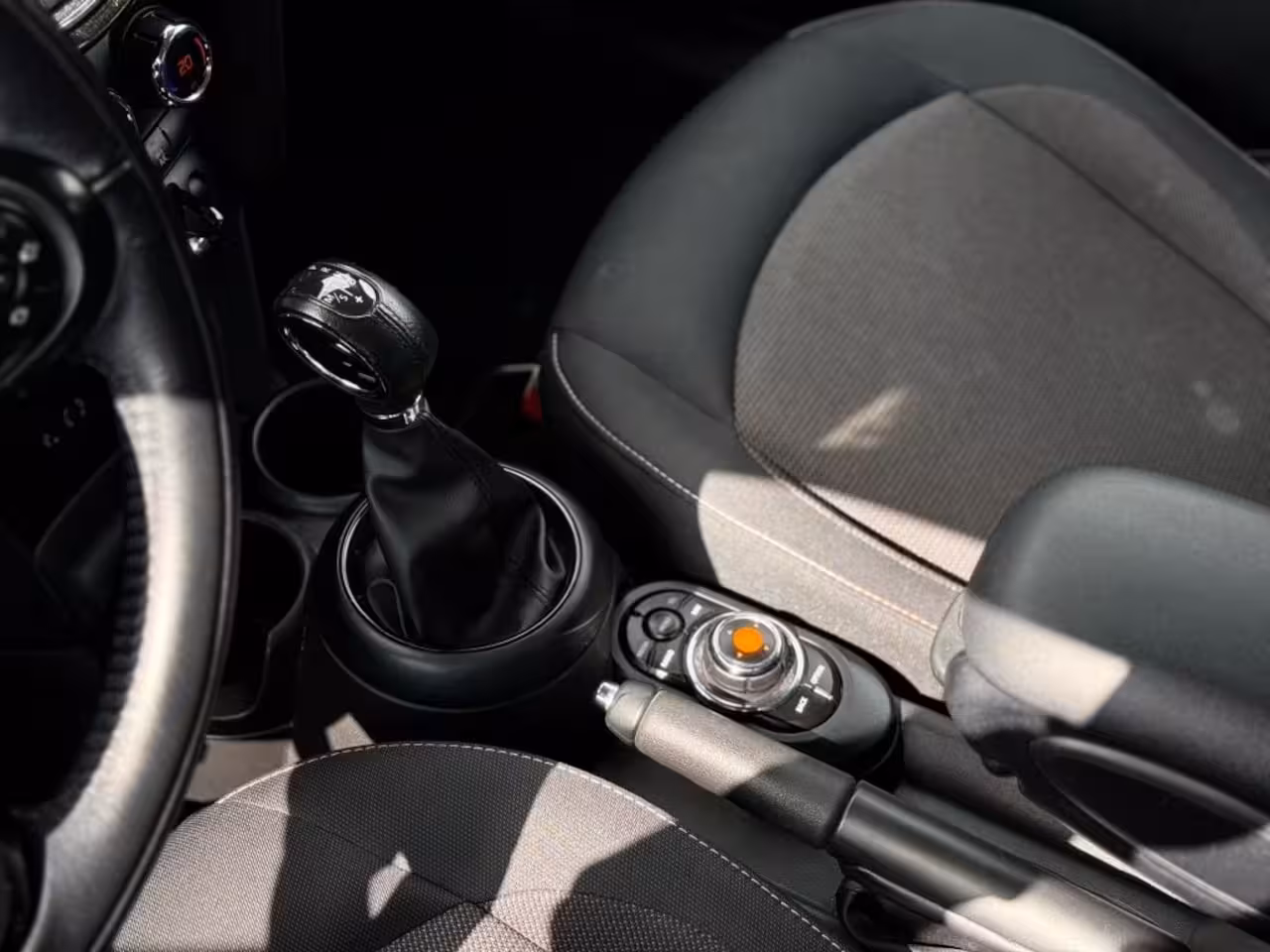 Mini Cooper 1.5 136PK AUTOMAAT NAVI CRUISE