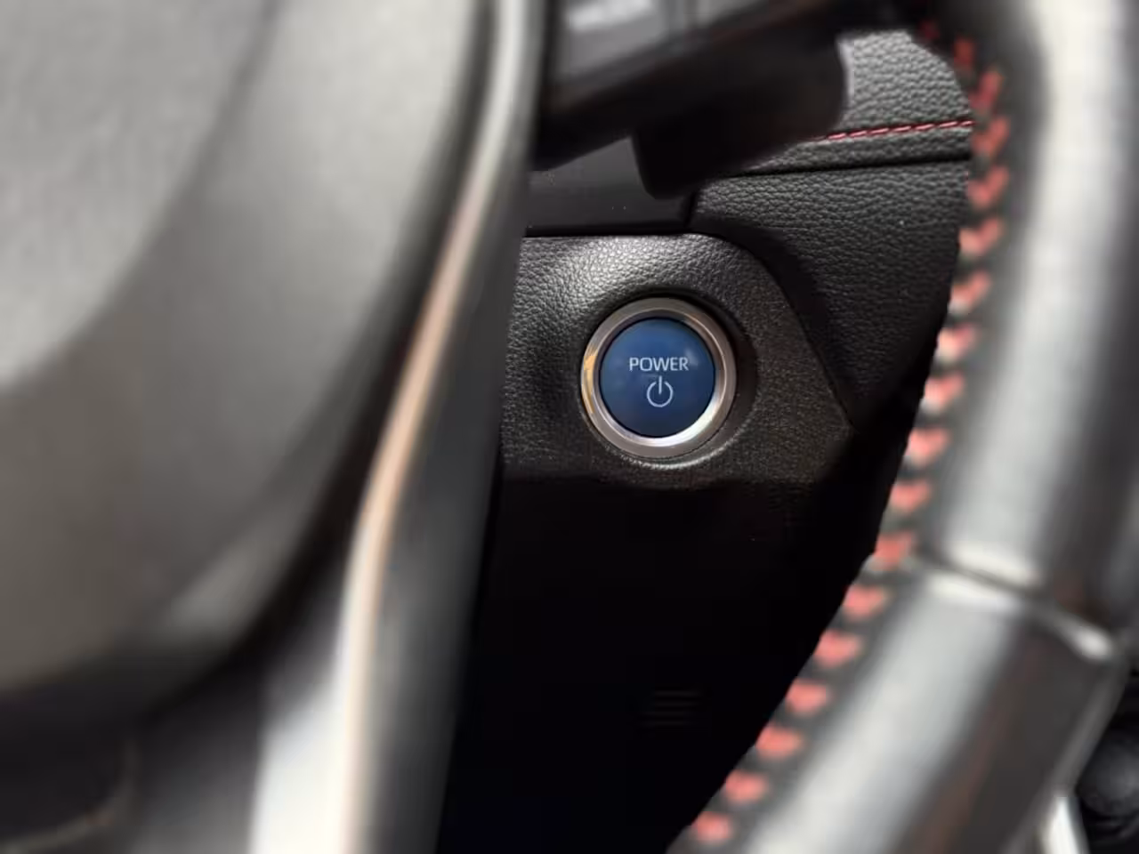 Suzuki Across 2.5 PLUG-IN STYLE TREKHAAK CARPLAY SENSOREN STOEL EN STUURVERWARMING