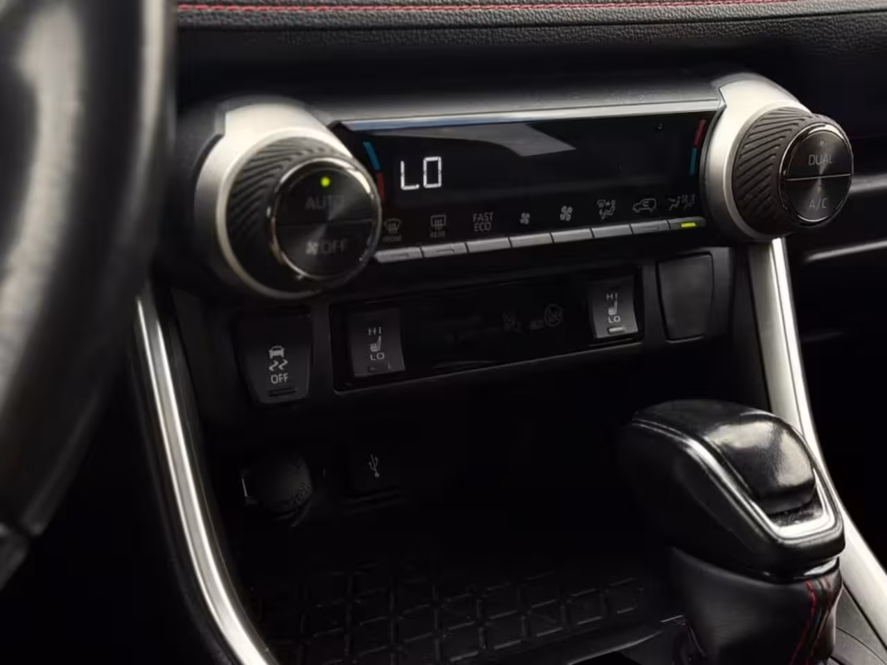 Suzuki Across 2.5 PLUG-IN STYLE TREKHAAK CARPLAY SENSOREN STOEL EN STUURVERWARMING