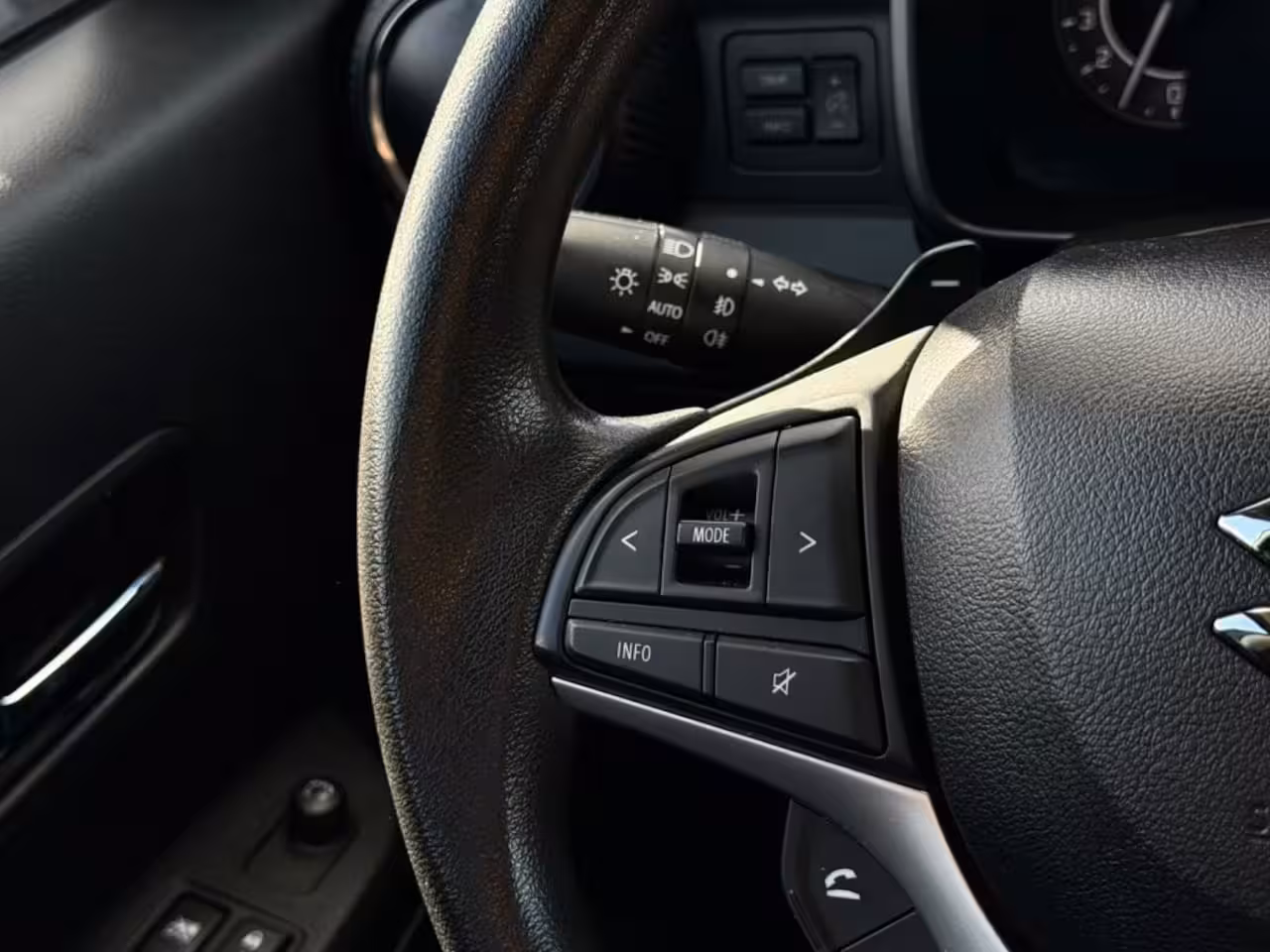 Suzuki Ignis 1.2 A/T SELECT CARPLAY NAVI CAMERA