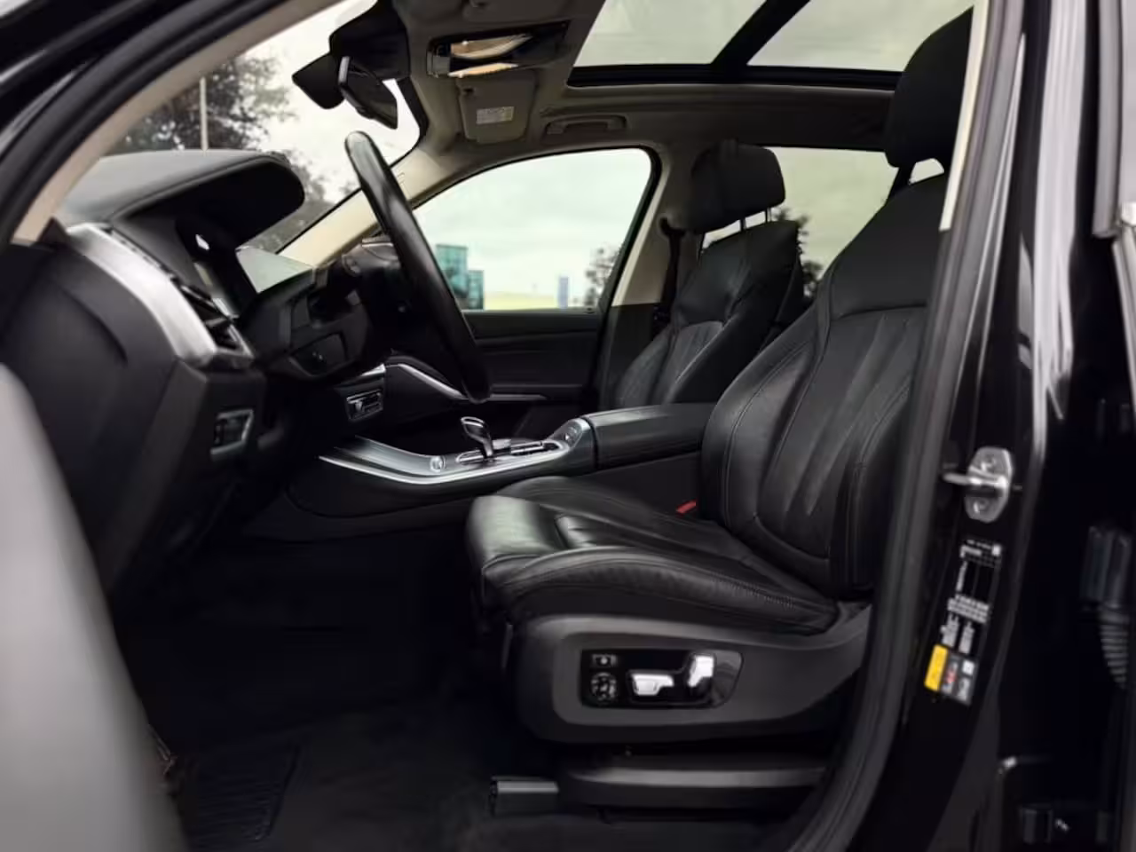 BMW X5 XDRIVE45E HIGH EXEC. TREKHAAK ELK. LUCHTVERING SOH 86% CARPLAY STUUR-STOELVERWARMING
