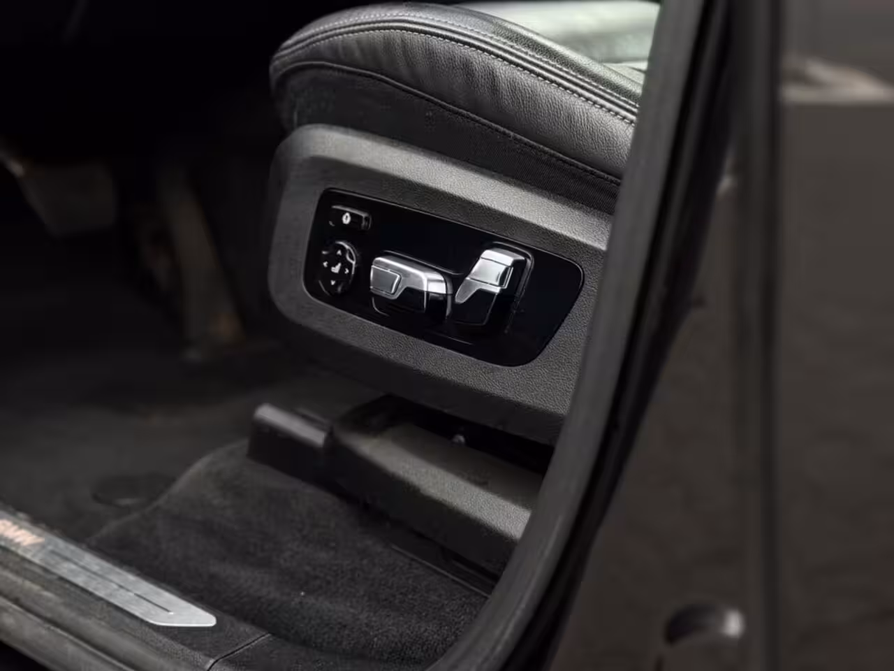 BMW X5 XDRIVE45E HIGH EXEC. TREKHAAK ELK. LUCHTVERING SOH 86% CARPLAY STUUR-STOELVERWARMING