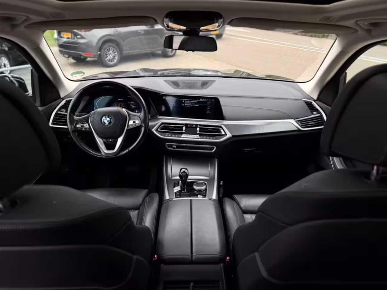 BMW X5 XDRIVE45E HIGH EXEC. TREKHAAK ELK. LUCHTVERING SOH 86% CARPLAY STUUR-STOELVERWARMING