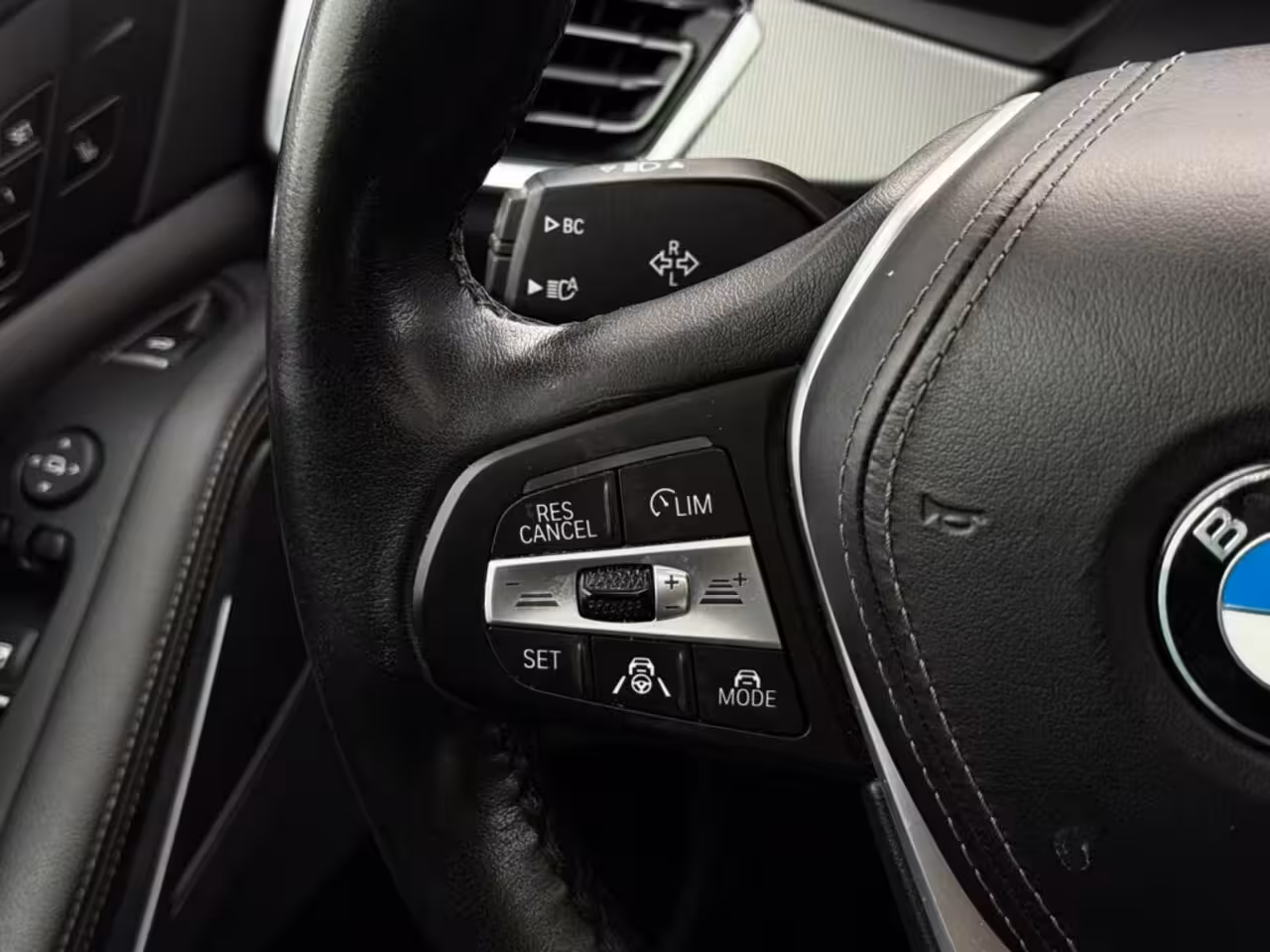 BMW X5 XDRIVE45E HIGH EXEC. TREKHAAK ELK. LUCHTVERING SOH 86% CARPLAY STUUR-STOELVERWARMING