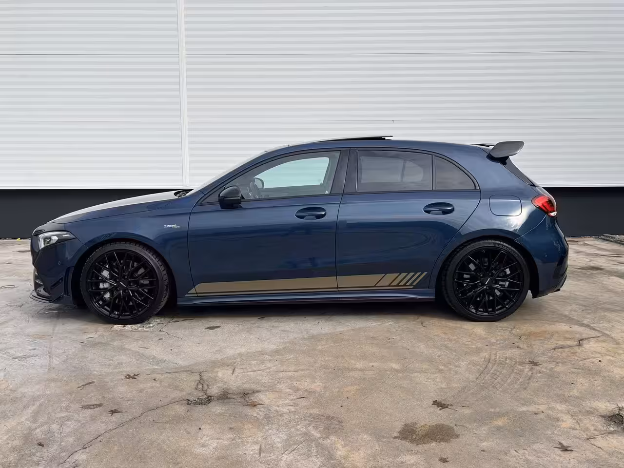 Mercedes-Benz A-klasse AMG 35 4MATIC Premium * Edition * Pano * Carplay * Head-up * Burmeister * Camera