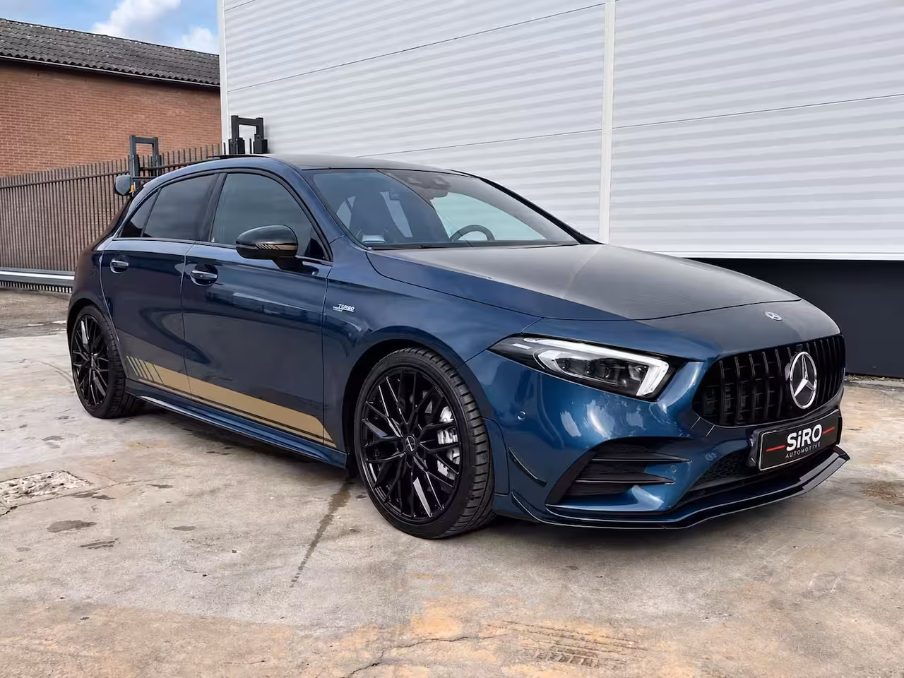 Mercedes-Benz A-klasse AMG 35 4MATIC Premium * Edition * Pano * Carplay * Head-up * Burmeister * Camera
