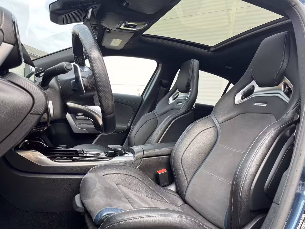 Mercedes-Benz A-klasse AMG 35 4MATIC Premium * Edition * Pano * Carplay * Head-up * Burmeister * Camera