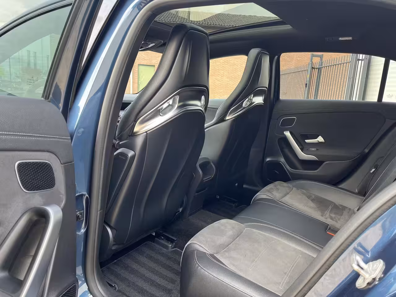 Mercedes-Benz A-klasse AMG 35 4MATIC Premium * Edition * Pano * Carplay * Head-up * Burmeister * Camera