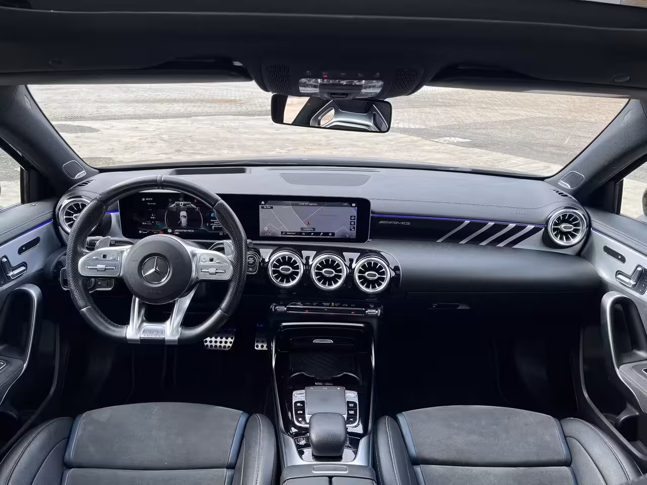 Mercedes-Benz A-klasse AMG 35 4MATIC Premium * Edition * Pano * Carplay * Head-up * Burmeister * Camera