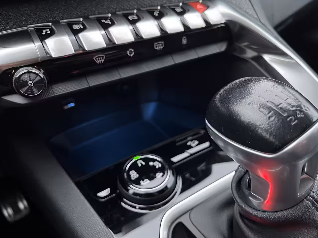 Peugeot 3008 1.2 PureTech Crossway * Carplay * Camera * Garantie * Nieuwe Distributieriem