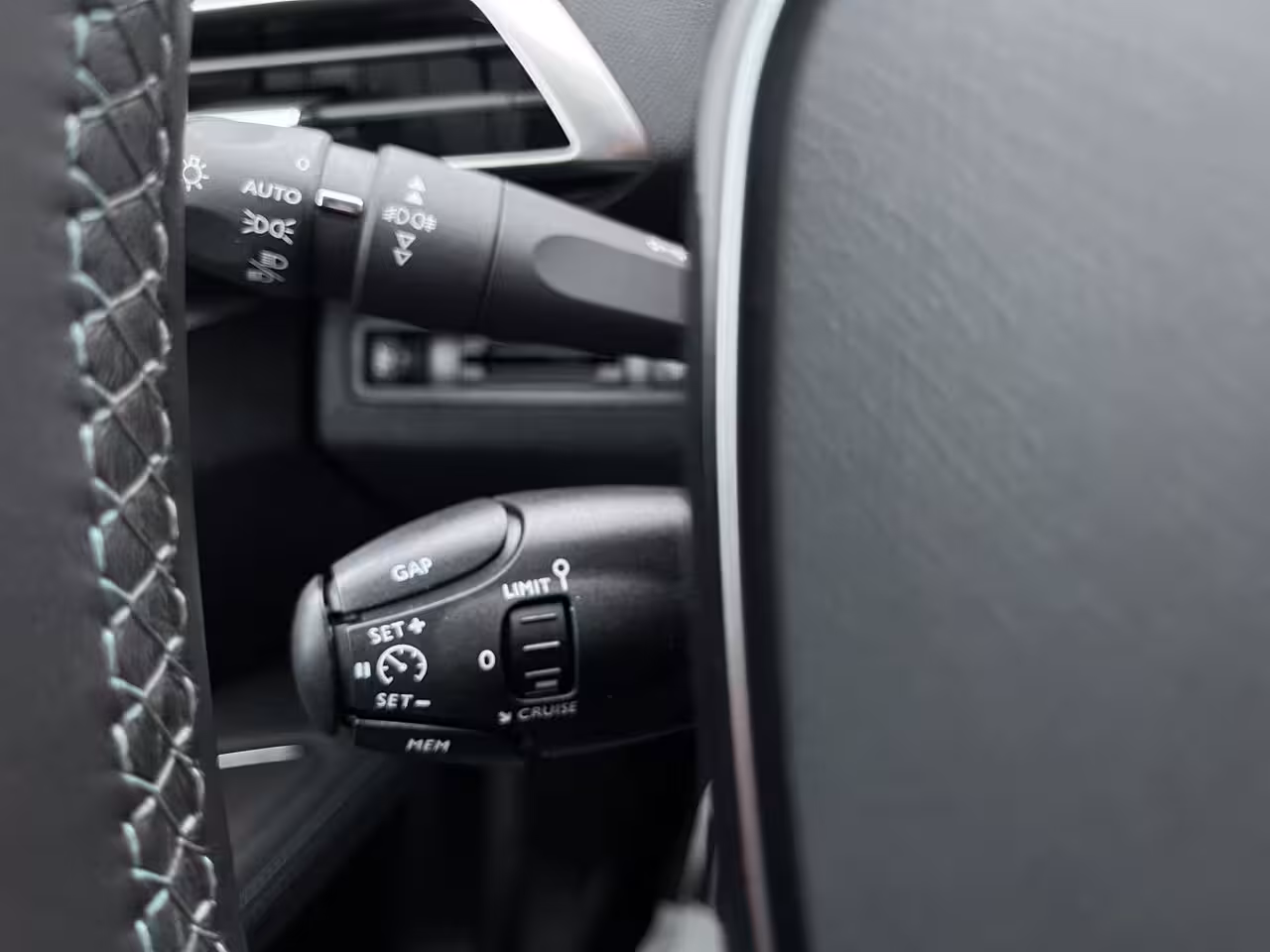 Peugeot 3008 1.2 PureTech Crossway * Carplay * Camera * Garantie * Nieuwe Distributieriem