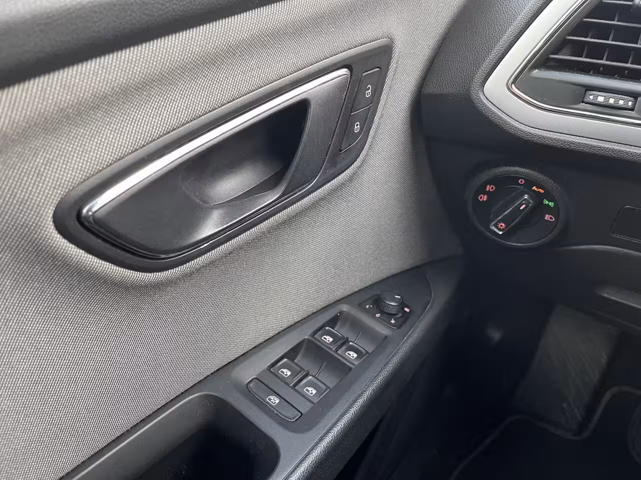 Seat Leon 1.0 TSI Style Business * Carplay * Led * Garantie * Navi