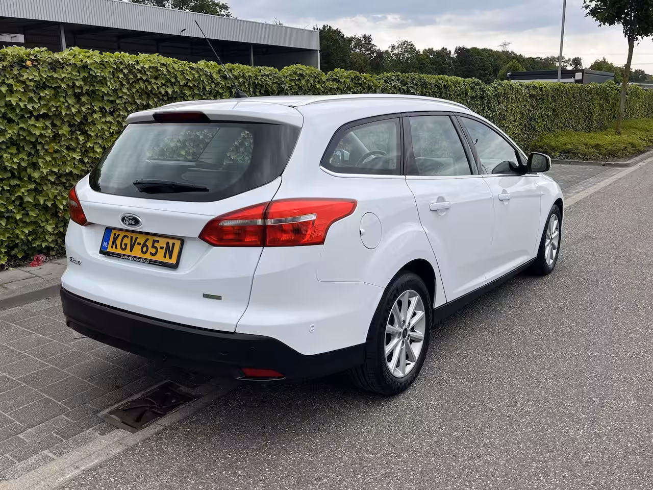 Ford Focus Wagon 1.0 Titanium * Navi * Nieuwe Distr. * Garantie