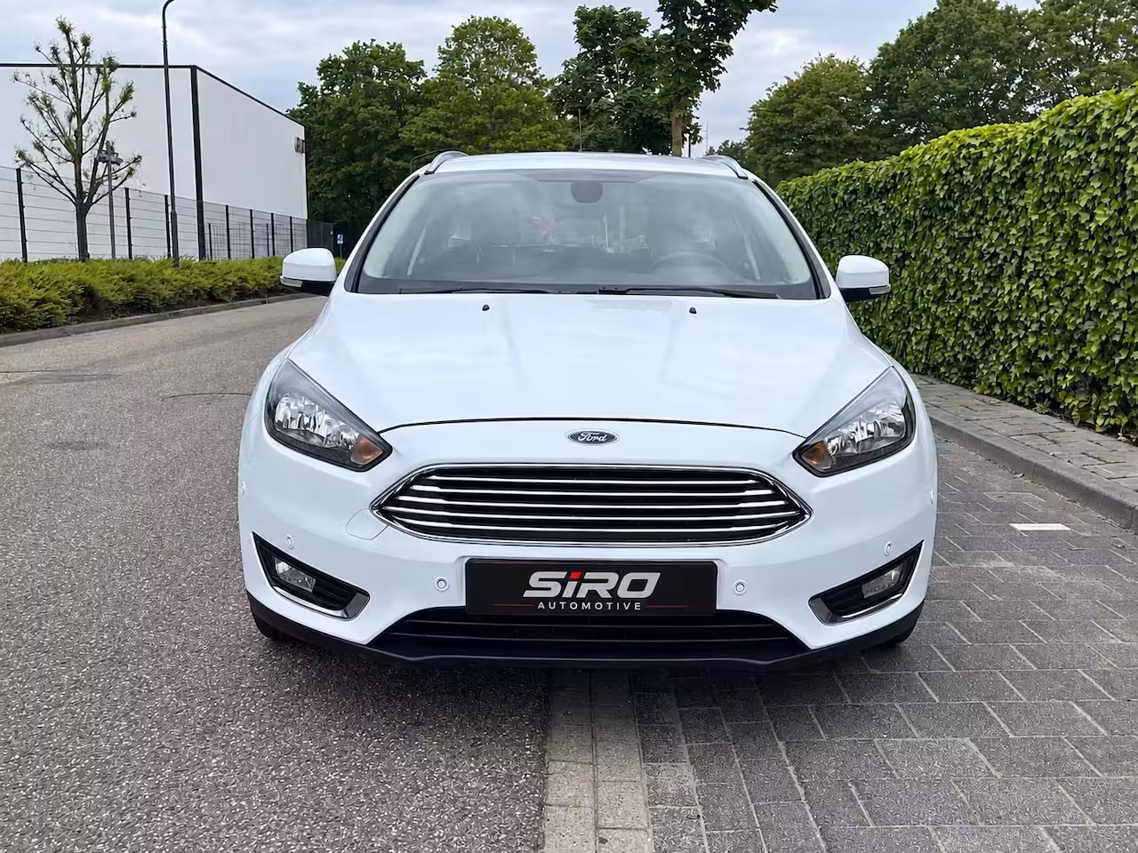 Ford Focus Wagon 1.0 Titanium * Navi * Nieuwe Distr. * Garantie