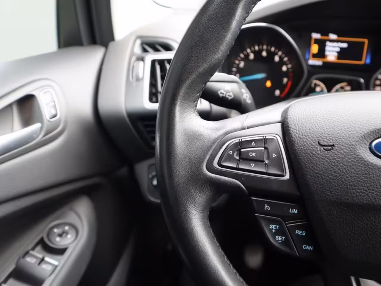 Ford C-Max 1.5 EcoBoost | Dealer ond. | Clima | Cruise | Multimedia | PDC | Trekhaak |