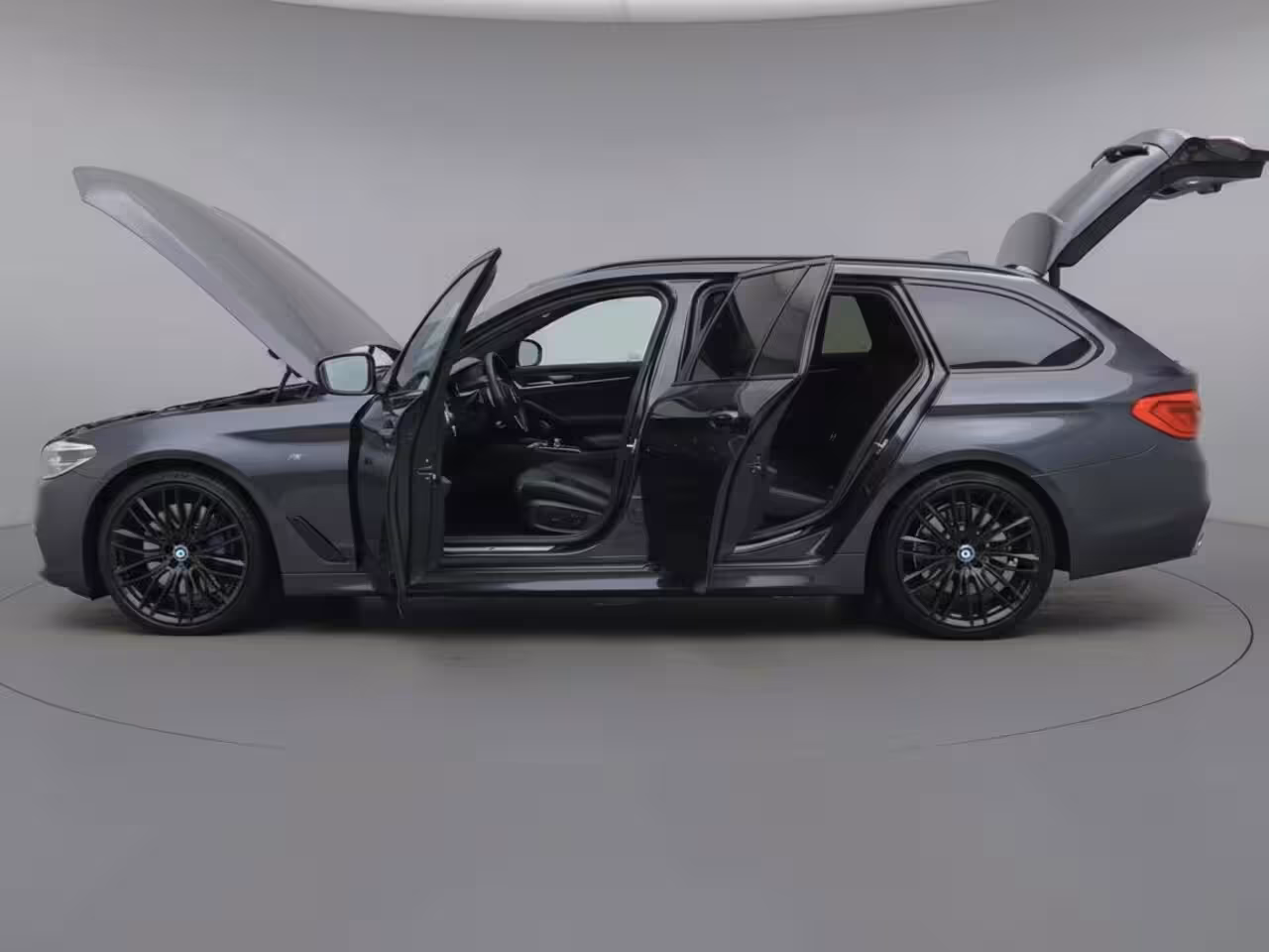 BMW 5-serie Touring 530i High Executive M-Sport | Clima | Adapt. Cruise | Multimedia/Navi | Pano | Leder| PDC