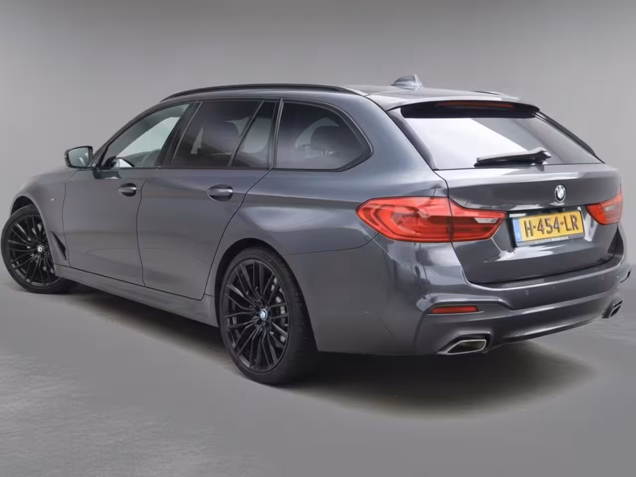 BMW 5-serie Touring 530i High Executive M-Sport | Clima | Adapt. Cruise | Multimedia/Navi | Pano | Leder| PDC