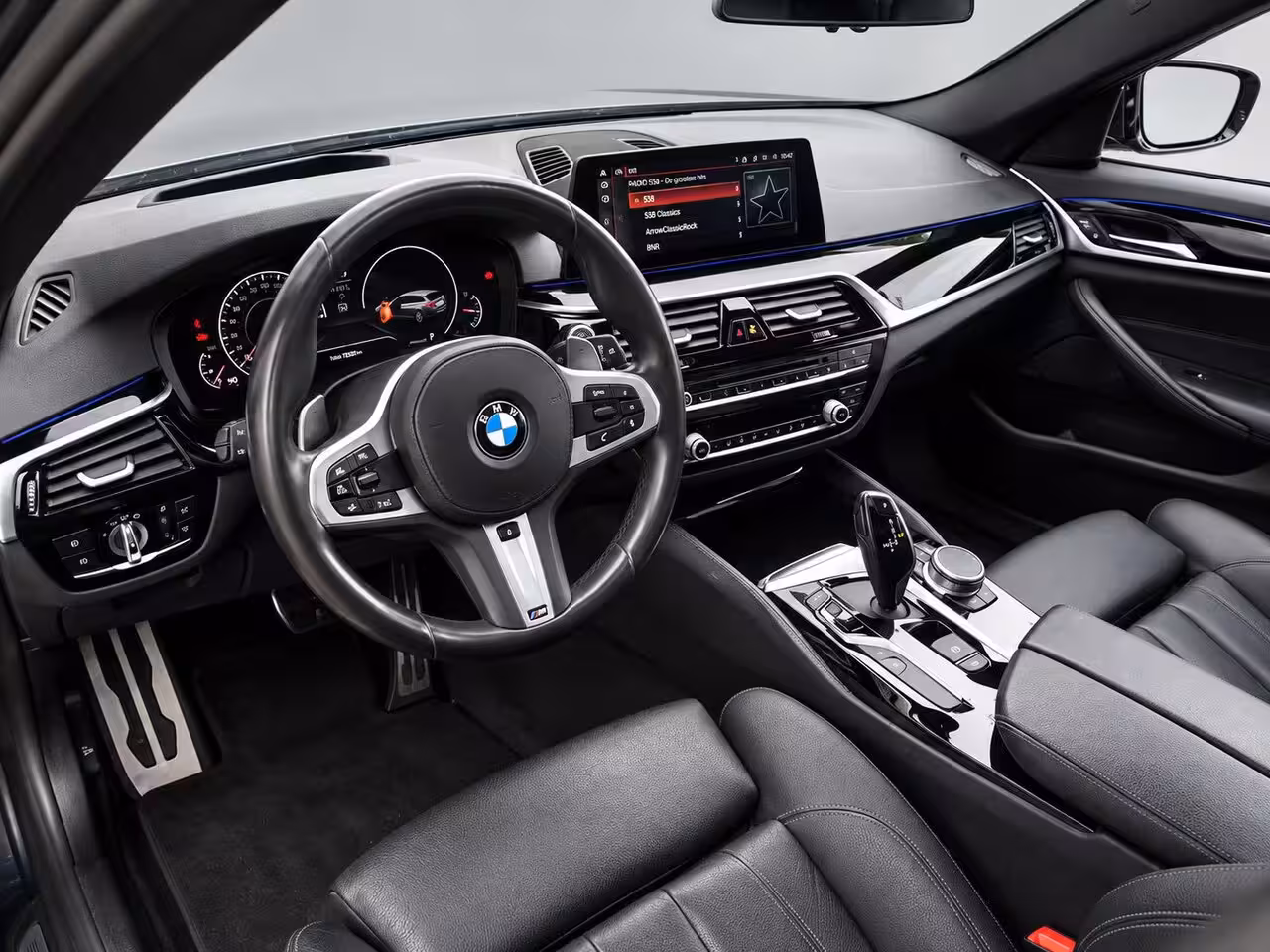 BMW 5-serie Touring 530i High Executive M-Sport | Clima | Adapt. Cruise | Multimedia/Navi | Pano | Leder| PDC