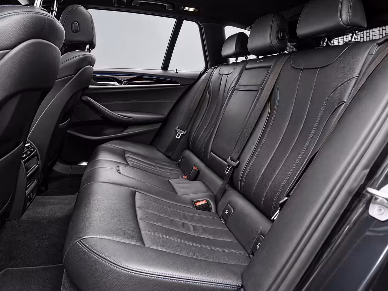BMW 5-serie Touring 530i High Executive M-Sport | Clima | Adapt. Cruise | Multimedia/Navi | Pano | Leder| PDC