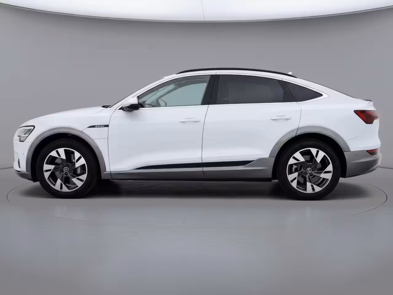Audi e-tron Sportback 55 quattro Business edition 95 kWh | Clima | Cruise | Multimedia/Navi | Suur/-stoelverwarm