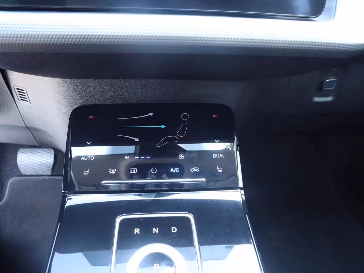 Aiways U5 63kWh Premium | Clima | Cruise | Multimedia/Navi | Pano | Leder | Stoelverwarming | PDC +