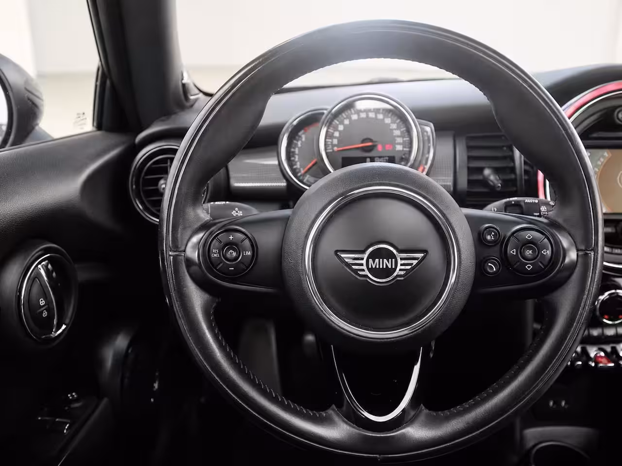 Mini 3-Deurs 1.5 Cooper Chili | Pano | Clima | Cruise | Multimedia/Navi | Stoelverwarming | PDC |