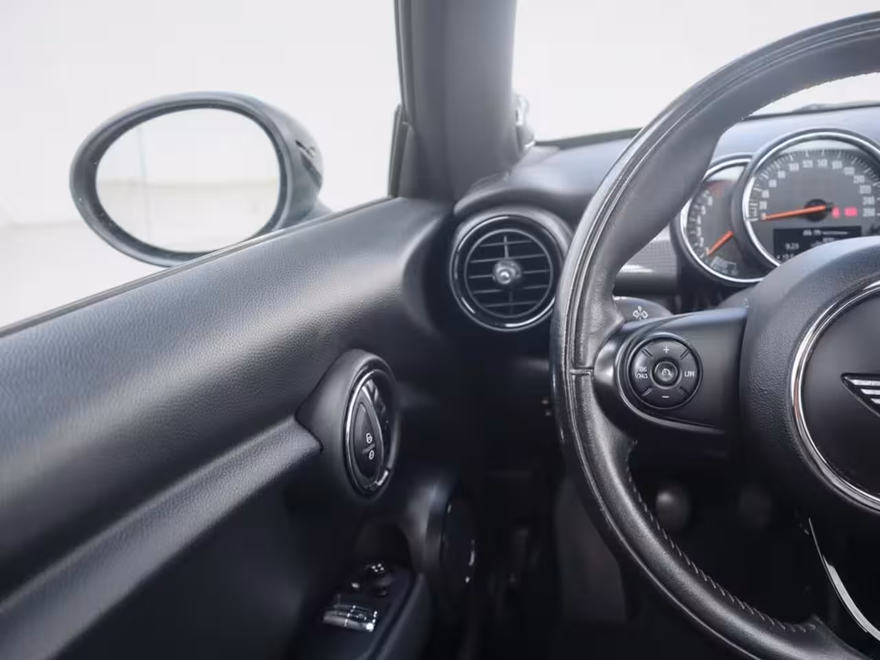 Mini 3-Deurs 1.5 Cooper Chili | Pano | Clima | Cruise | Multimedia/Navi | Stoelverwarming | PDC |