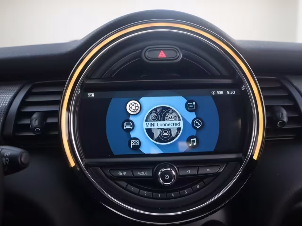 Mini 3-Deurs 1.5 Cooper Chili | Pano | Clima | Cruise | Multimedia/Navi | Stoelverwarming | PDC |