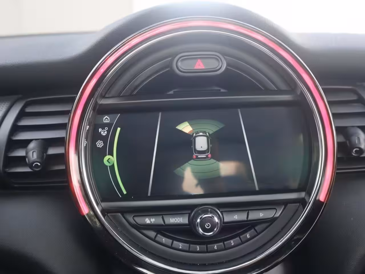 Mini 3-Deurs 1.5 Cooper Chili | Pano | Clima | Cruise | Multimedia/Navi | Stoelverwarming | PDC |