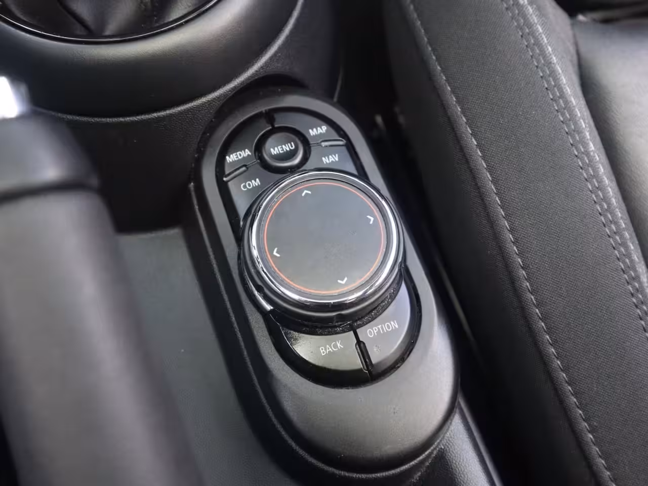 Mini 3-Deurs 1.5 Cooper Chili | Pano | Clima | Cruise | Multimedia/Navi | Stoelverwarming | PDC |