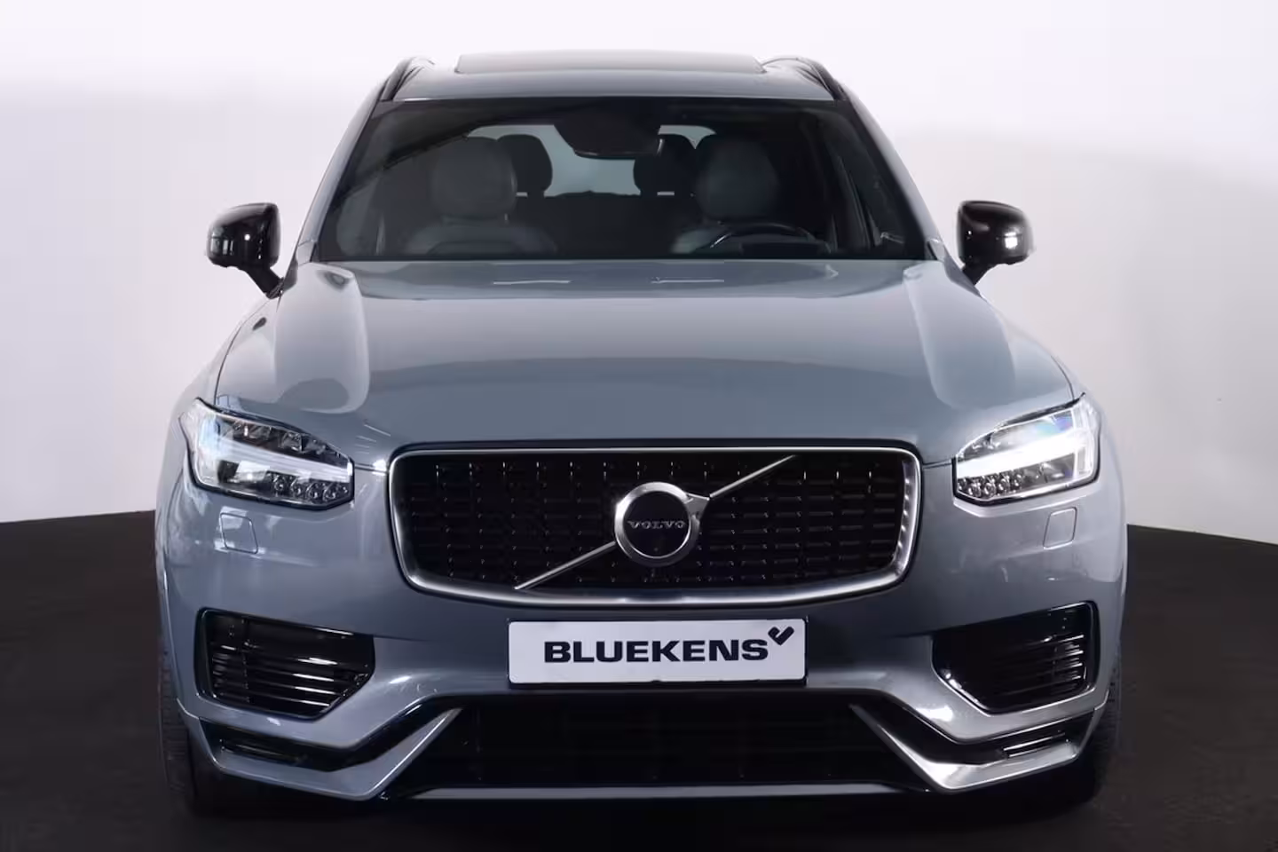 Volvo XC90 T8 Recharge AWD R-Design - Luchtvering - Panorama/schuifdak - IntelliSafe Assist & Surroun