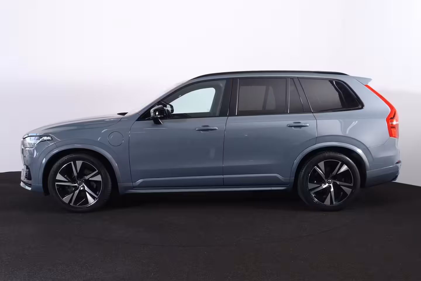 Volvo XC90 T8 Recharge AWD R-Design - Luchtvering - Panorama/schuifdak - IntelliSafe Assist & Surroun