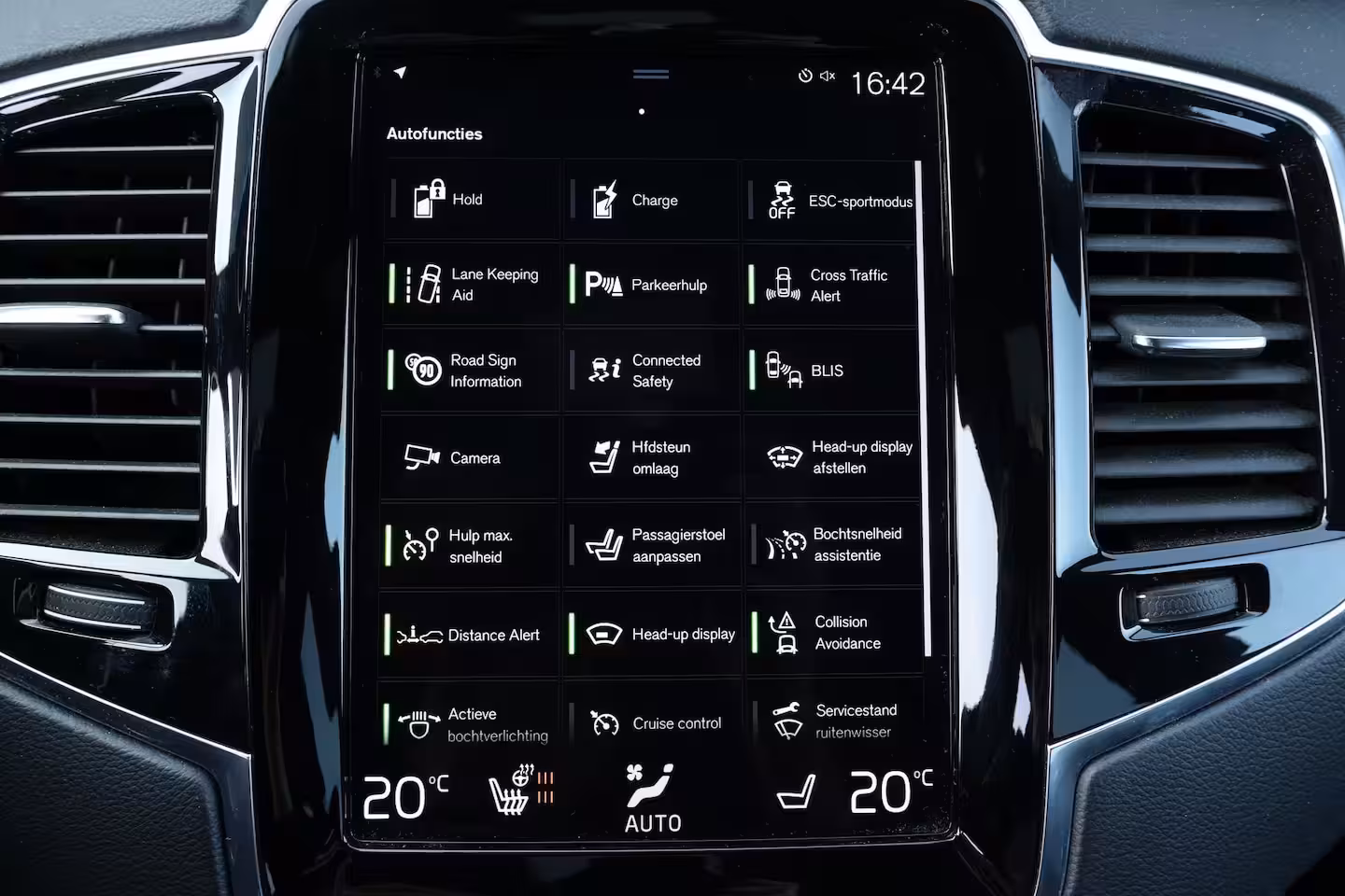 Volvo XC90 T8 Recharge AWD R-Design - Luchtvering - Panorama/schuifdak - IntelliSafe Assist & Surroun