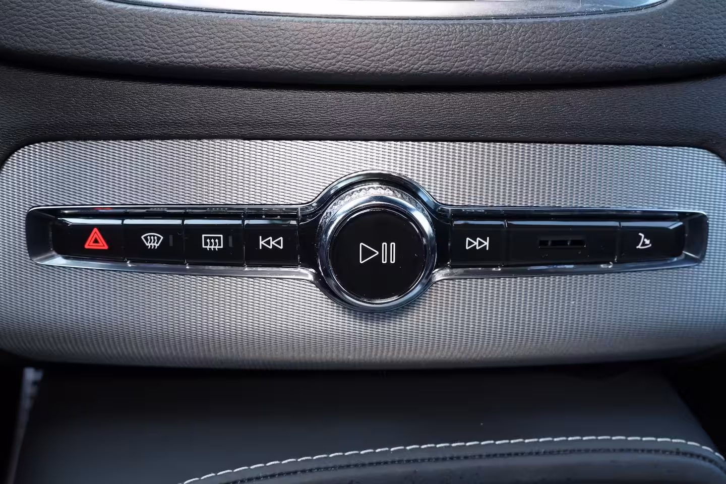 Volvo XC90 T8 Recharge AWD R-Design - Luchtvering - Panorama/schuifdak - IntelliSafe Assist & Surroun