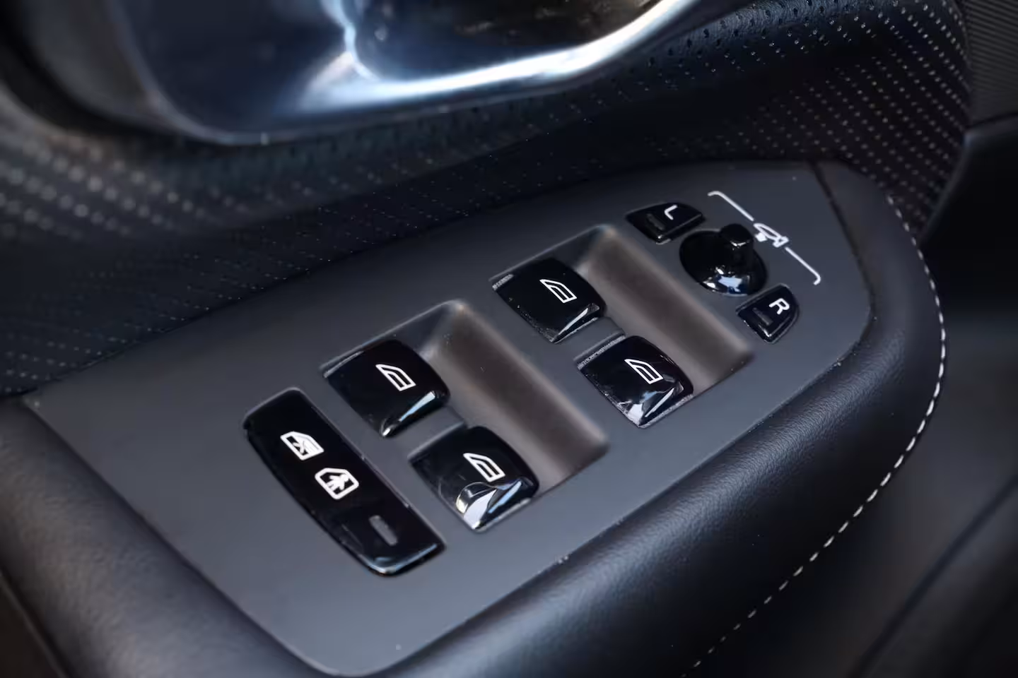 Volvo XC90 T8 Recharge AWD R-Design - Luchtvering - Panorama/schuifdak - IntelliSafe Assist & Surroun