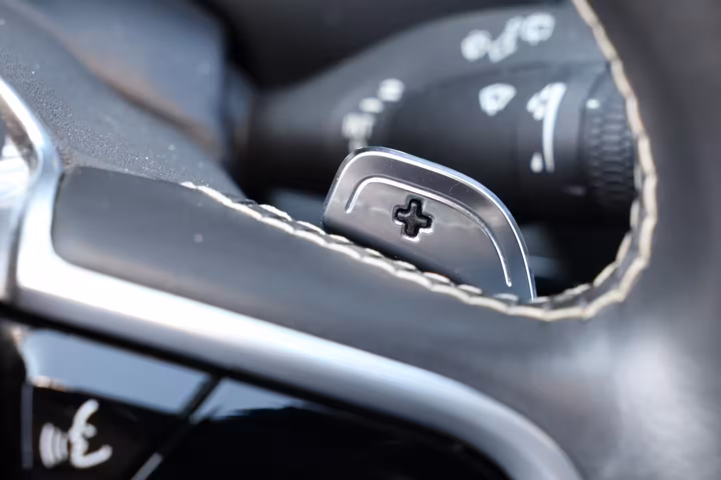 Volvo XC90 T8 Recharge AWD R-Design - Luchtvering - Panorama/schuifdak - IntelliSafe Assist & Surroun
