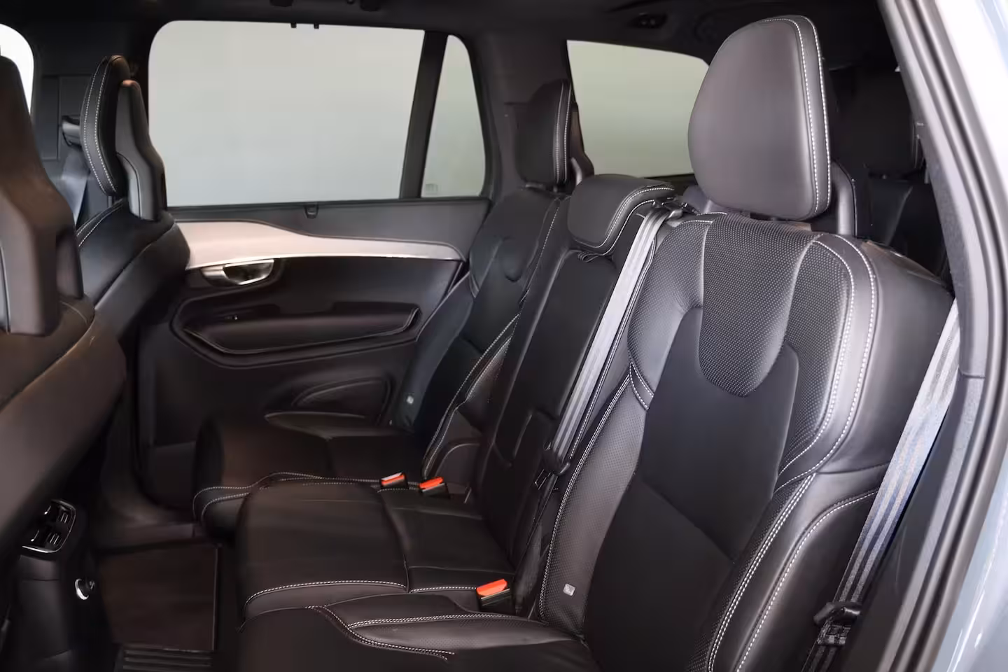 Volvo XC90 T8 Recharge AWD R-Design - Luchtvering - Panorama/schuifdak - IntelliSafe Assist & Surroun