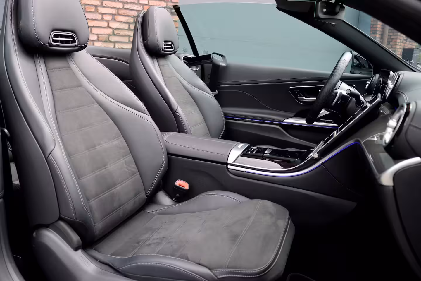 Mercedes-Benz CLE Cabriolet 200 AMG Line | Distronic | Airscarf | Memory | Burmester | Keyless Go | Cabriocomfortpakke