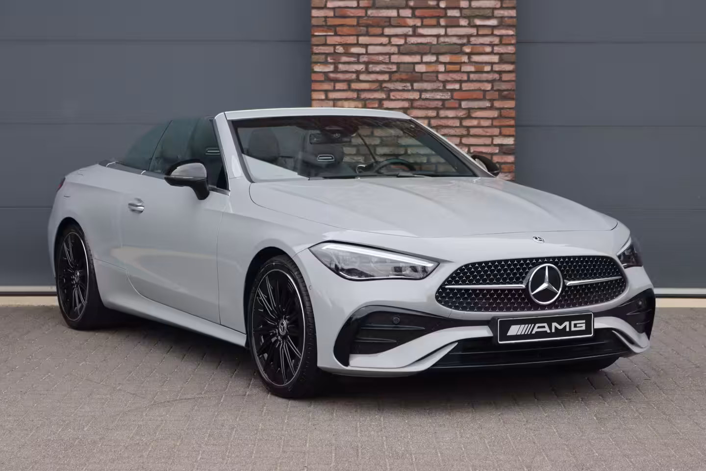 Mercedes-Benz CLE Cabriolet 200 AMG Line | Distronic | Airscarf | Memory | Burmester | Keyless Go | Cabriocomfortpakke