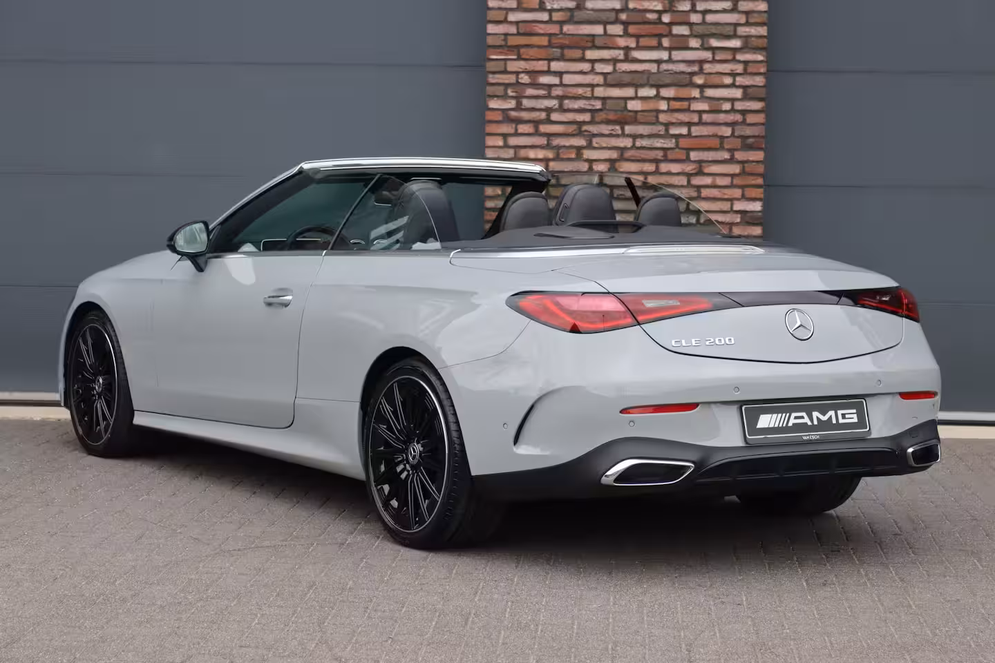 Mercedes-Benz CLE Cabriolet 200 AMG Line | Distronic | Airscarf | Memory | Burmester | Keyless Go | Cabriocomfortpakke