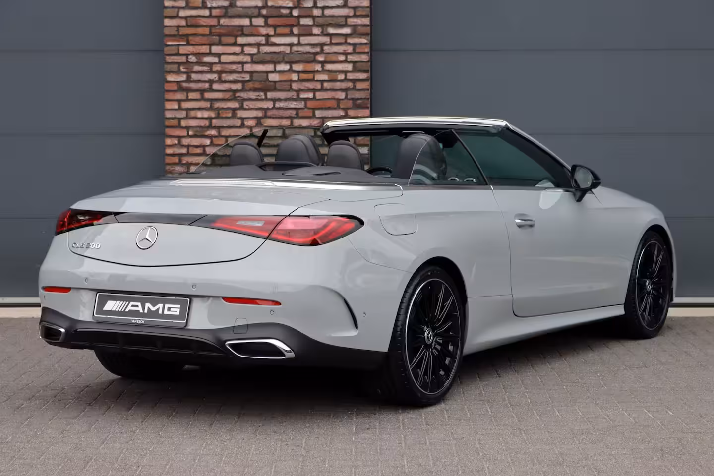 Mercedes-Benz CLE Cabriolet 200 AMG Line | Distronic | Airscarf | Memory | Burmester | Keyless Go | Cabriocomfortpakke