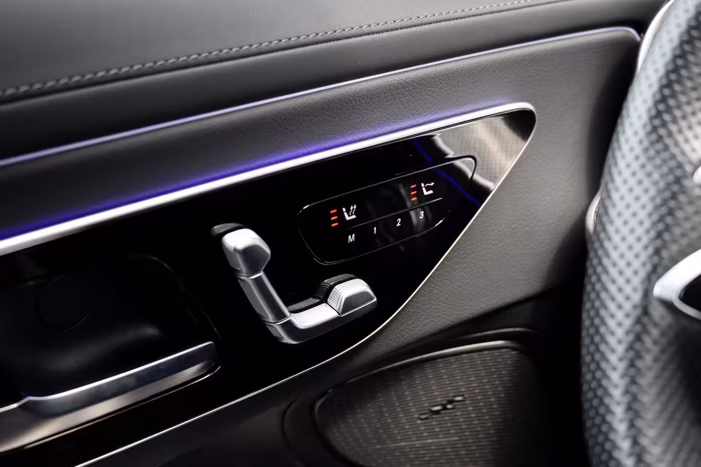 Mercedes-Benz CLE Cabriolet 200 AMG Line | Distronic | Airscarf | Memory | Burmester | Keyless Go | Cabriocomfortpakke